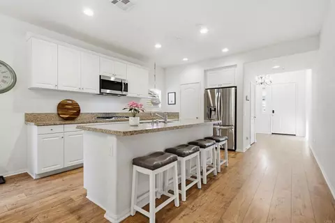 Entry Way - 35647 Garrano Ln, Fallbrook, CA 92028 photo 2 of 7