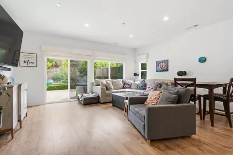 Living - 35647 Garrano Ln, Fallbrook, CA 92028 photo 1 of 2