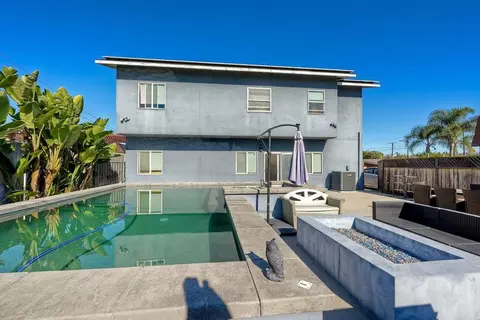648 Cocapah St, Vista, CA 92083