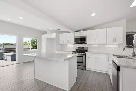 648 Cocapah St, Vista, CA 92083