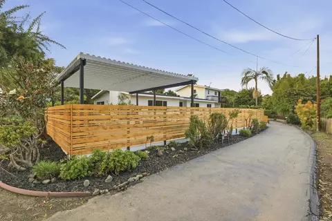 1019 Torole Cir, Vista, CA 92084