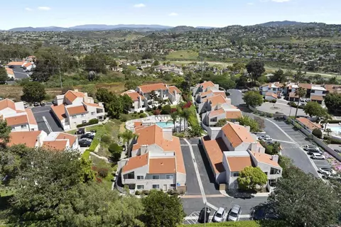 View/Area - 6921 Quail Pl #E, Carlsbad, CA 92009 photo 3 of 6