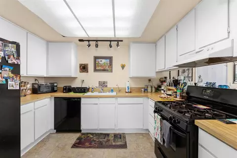 Kitchen - 6921 Quail Pl #E, Carlsbad, CA 92009 photo 1 of 3