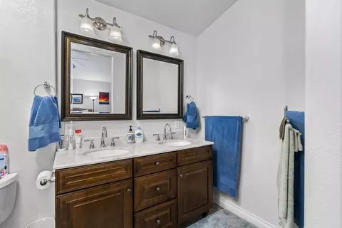 Bath - 1668 Avenida Guillermo, Oceanside, CA 92056 photo 2 of 3