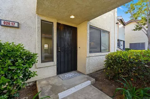 926 Lupine Hls #17, Vista, CA 92081