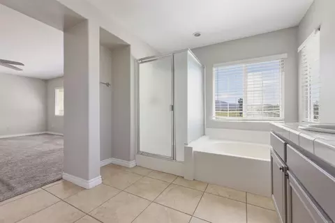 Entry Way - 45808 Klamath Ct, Temecula, CA 92592 photo 3 of 4