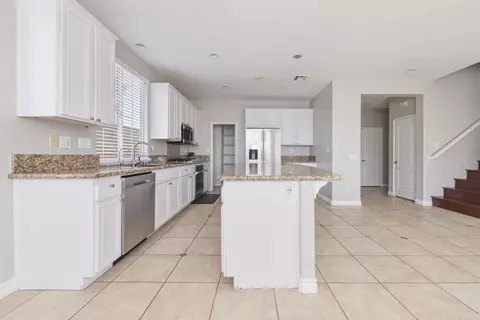Kitchen - 45808 Klamath Ct, Temecula, CA 92592 photo 1 of 2