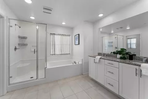 Bath - 212 Perennial Pl, Fallbrook, CA 92028 photo 1 of 3