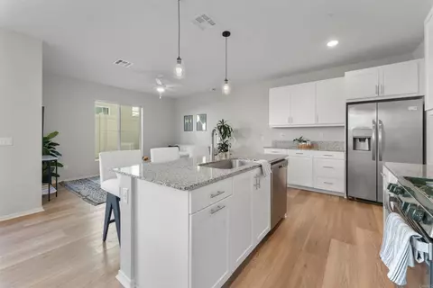 Kitchen - 212 Perennial Pl, Fallbrook, CA 92028 photo 2 of 4