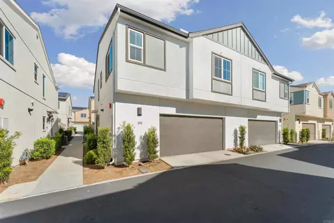 Exterior - 212 Perennial Pl, Fallbrook, CA 92028 photo 1 of 6