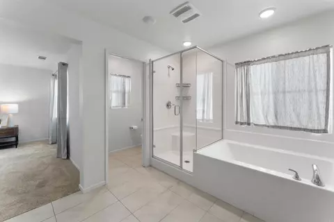 Entry Way - 212 Perennial Pl, Fallbrook, CA 92028 photo 5 of 6