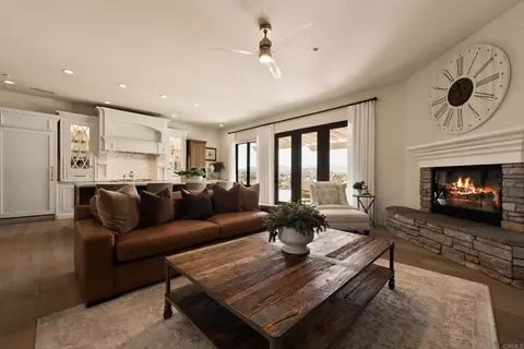 Living - 2278 Lindsey Ct, Fallbrook, CA 92028 photo 3 of 3