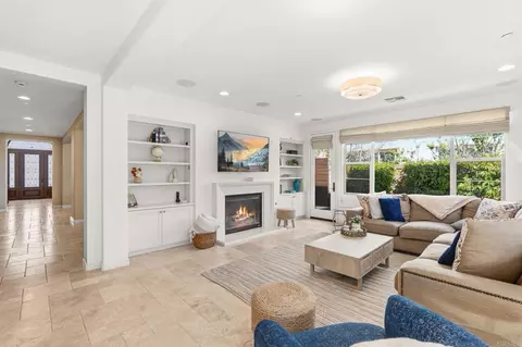 Living - 809 Dolphin Cir, Encinitas, CA 92024 photo 1 of 5