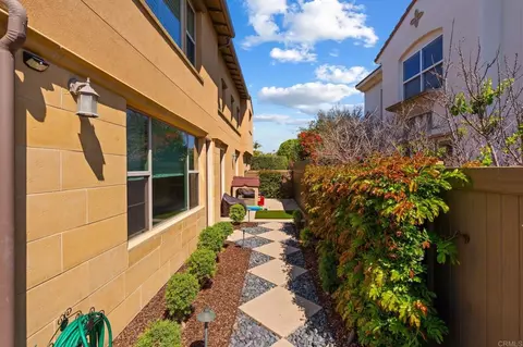 Exterior - 809 Dolphin Cir, Encinitas, CA 92024 photo 5 of 16