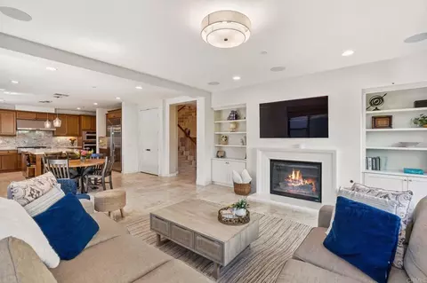 Living - 809 Dolphin Cir, Encinitas, CA 92024 photo 5 of 5