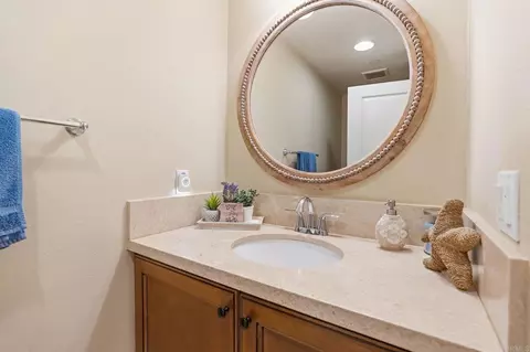 Bath - 809 Dolphin Cir, Encinitas, CA 92024 photo 1 of 8