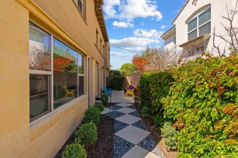 Exterior - 809 Dolphin Cir, Encinitas, CA 92024 photo 7 of 16
