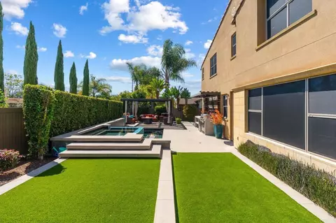 Exterior - 809 Dolphin Cir, Encinitas, CA 92024 photo 4 of 16