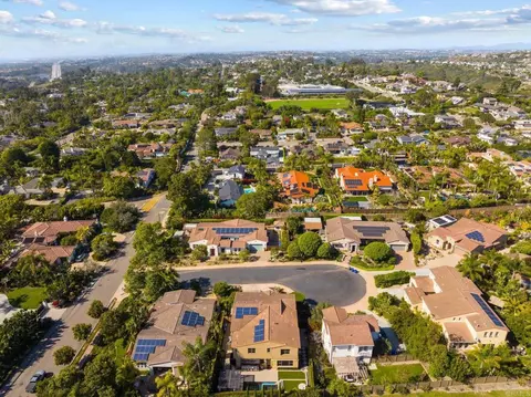 View/Area - 809 Dolphin Cir, Encinitas, CA 92024 photo 8 of 10