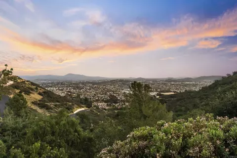 2219 View Crest Gln, Escondido, CA 92026