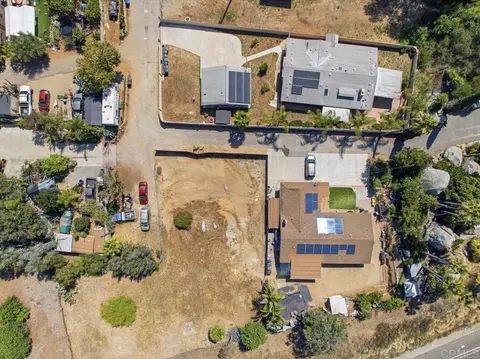564 Rolling Hills Rd, Vista, CA 92083 photo 10
