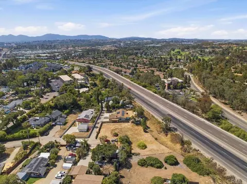 564 Rolling Hills Rd, Vista, CA 92083 photo 6