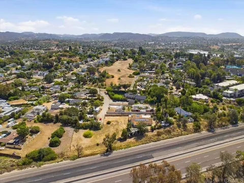 564 Rolling Hills Rd, Vista, CA 92083 photo 8