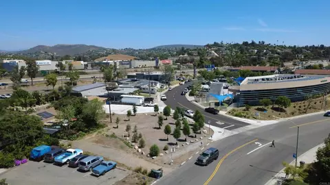 View/Area - 2094 Thibodo Ct, Vista, CA 92081 photo 3 of 4