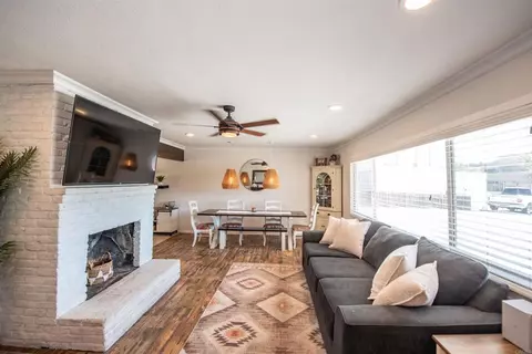 Living - 2094 Thibodo Ct, Vista, CA 92081 photo 3 of 8