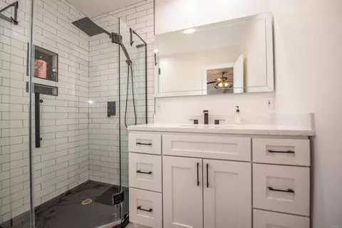 Bath - 2094 Thibodo Ct, Vista, CA 92081 photo 2 of 5