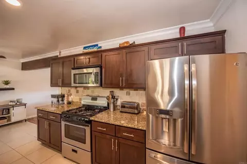 Kitchen - 2094 Thibodo Ct, Vista, CA 92081 photo 3 of 4