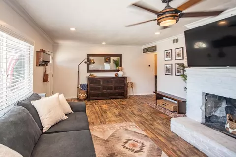 Living - 2094 Thibodo Ct, Vista, CA 92081 photo 5 of 8