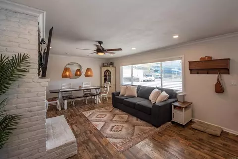 Living - 2094 Thibodo Ct, Vista, CA 92081 photo 4 of 8