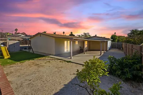 Exterior - 4062 Lewis St, Oceanside, CA 92056 photo 5 of 7