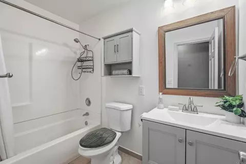 Bath - 4062 Lewis St, Oceanside, CA 92056 photo 1 of 2