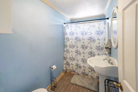 Bath - 131 Ransom Hill Ln, Ramona, CA 92065 photo 3 of 3