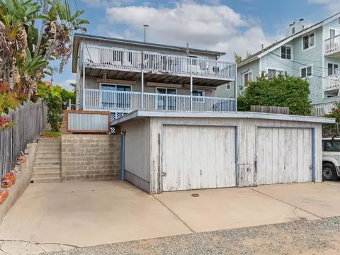 Exterior - 852 Dewitt Ave, Encinitas, CA 92024 photo 6 of 7