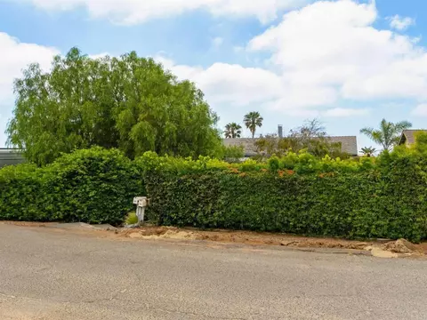 Exterior - 852 Dewitt Ave, Encinitas, CA 92024 photo 7 of 7