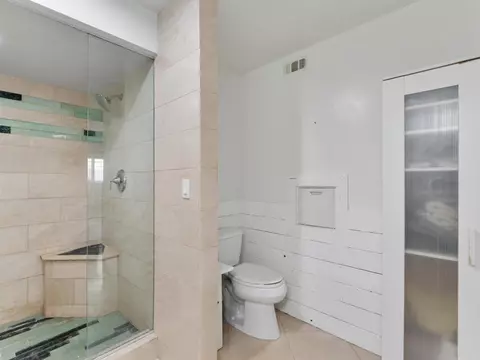 Bath - 852 Dewitt Ave, Encinitas, CA 92024 photo 1 of 4