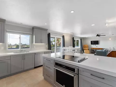 Kitchen - 852 Dewitt Ave, Encinitas, CA 92024 photo 2 of 4