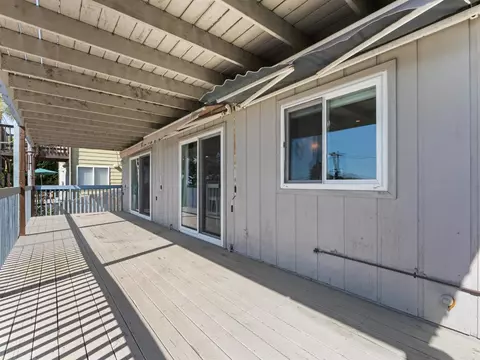 Exterior - 852 Dewitt Ave, Encinitas, CA 92024 photo 5 of 7