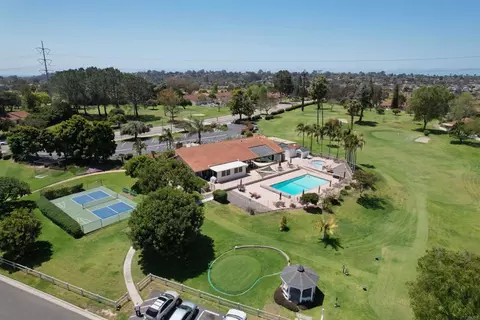 View/Area - 1982 Fairlee Dr, Encinitas, CA 92024 photo 2 of 9