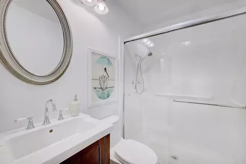 Bath - 1982 Fairlee Dr, Encinitas, CA 92024 photo 2 of 2