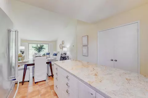 Kitchen - 1982 Fairlee Dr, Encinitas, CA 92024 photo 9 of 9