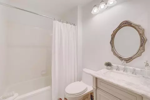 Bath - 1982 Fairlee Dr, Encinitas, CA 92024 photo 1 of 2