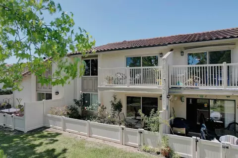 Exterior - 1982 Fairlee Dr, Encinitas, CA 92024 photo 7 of 9