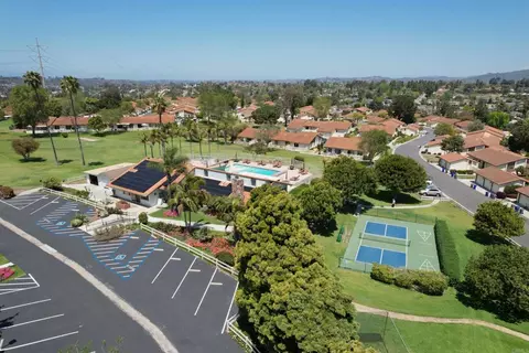 View/Area - 1982 Fairlee Dr, Encinitas, CA 92024 photo 7 of 9