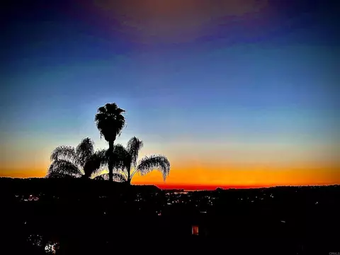 2327 Caringa Way #3, Carlsbad, CA 92009