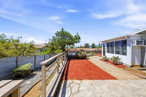 Exterior - 421 Hillcrest Ln, Fallbrook, CA 92028 photo 5 of 11