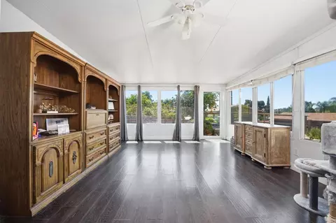 Living - 421 Hillcrest Ln, Fallbrook, CA 92028 photo 2 of 2